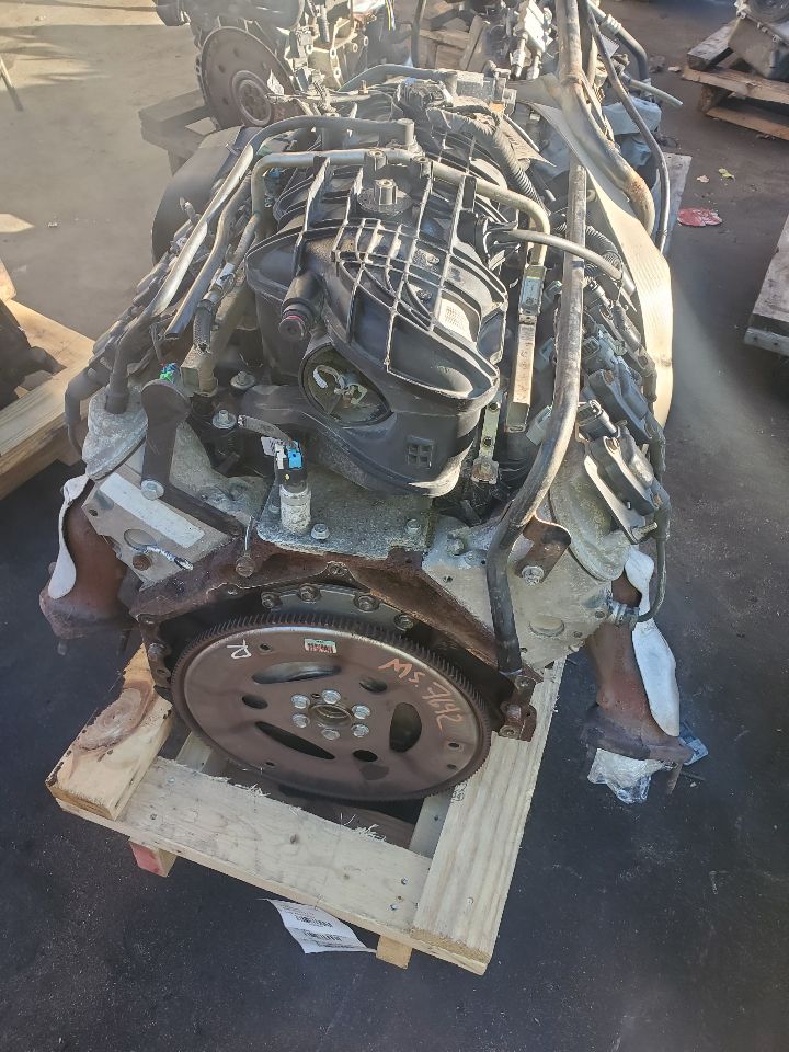 2011 CHEVROLET EXPRESS 2500 VAN 4.8L 8cyl Gasoline ENGINE ASSEMBLY - 376957 — photo 2