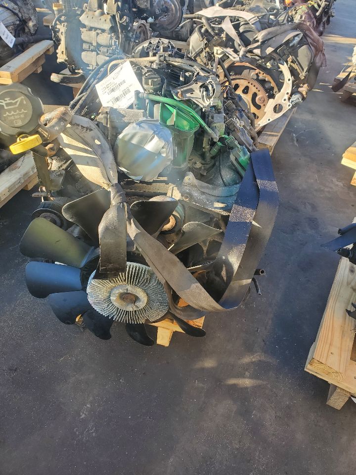 2011 CHEVROLET EXPRESS 2500 VAN 4.8L 8cyl Gasoline ENGINE ASSEMBLY - 376957 — photo 4