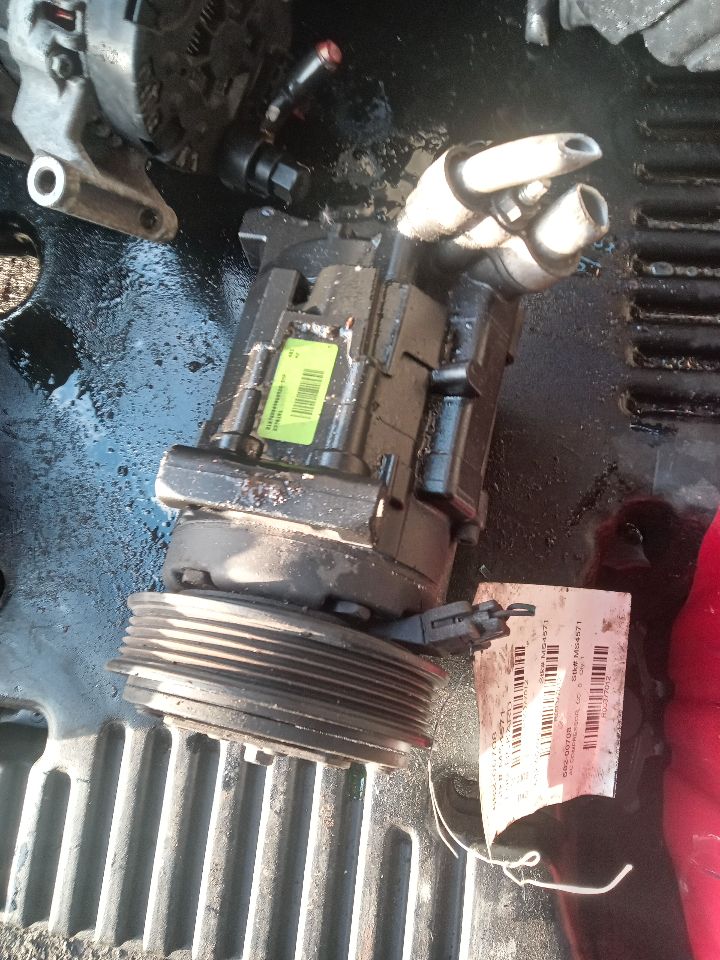 2011 CHEVROLET EQUINOX 4cyl Gasoline 2.4 AC COMPRESSOR - 377012 — photo 1