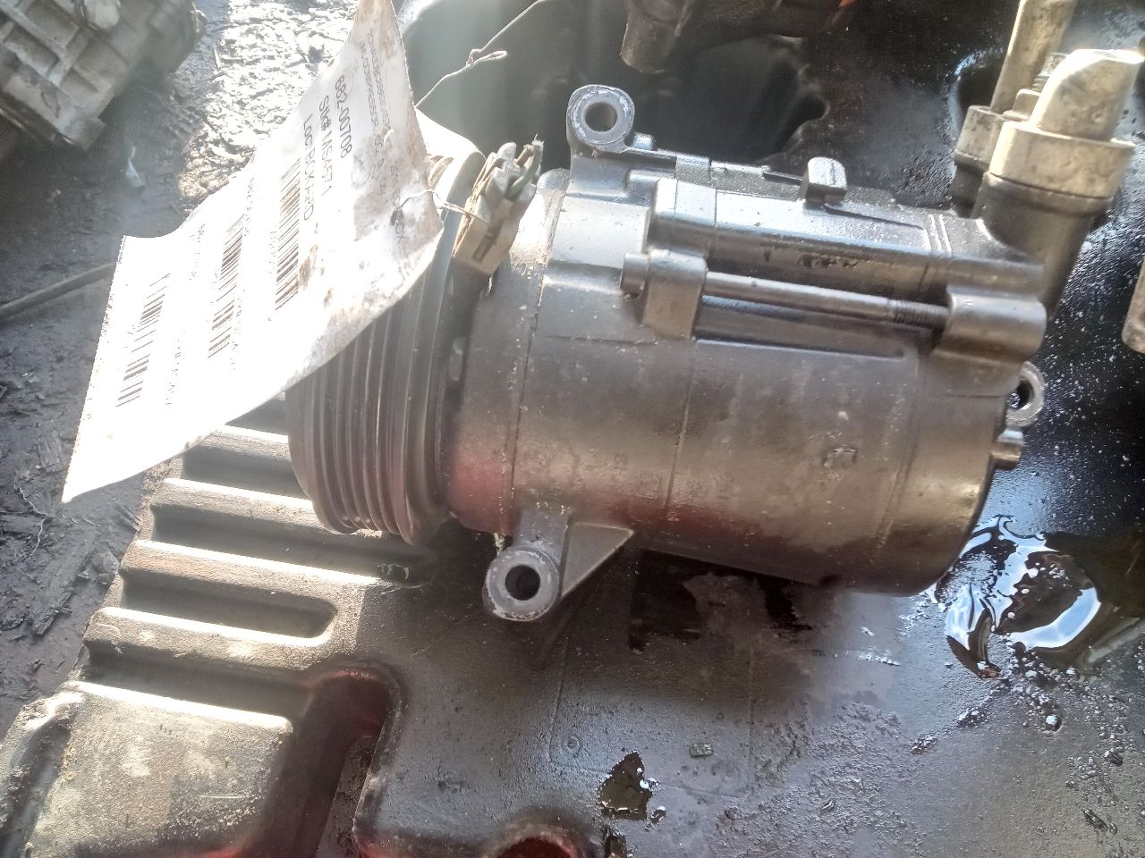 2011 CHEVROLET EQUINOX 4cyl Gasoline 2.4 AC COMPRESSOR - 377012 — photo 2