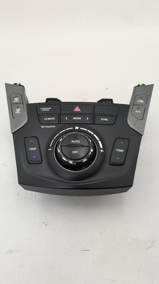 2017 HYUNDAI SANTA FE 4cyl Gasoline 2.4 TEMP CONTROL - 377211