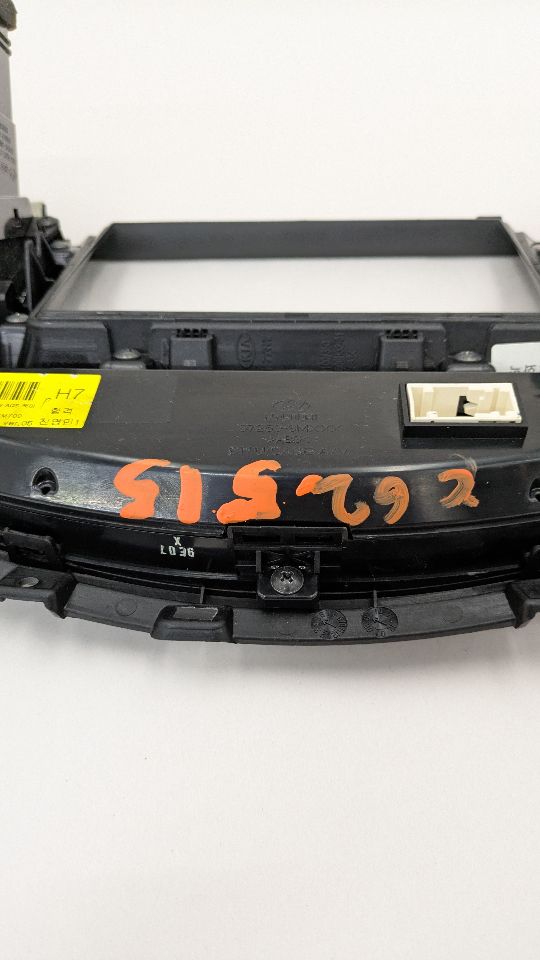 2009 HYUNDAI GENESIS 8cyl Gasoline 4.6 TEMP CONTROL - 377220 — photo 3