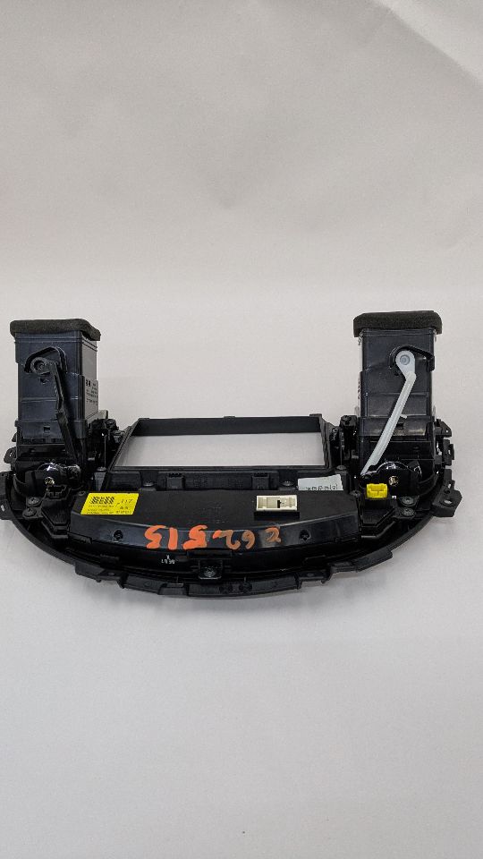 2009 HYUNDAI GENESIS 8cyl Gasoline 4.6 TEMP CONTROL - 377220 — photo 4