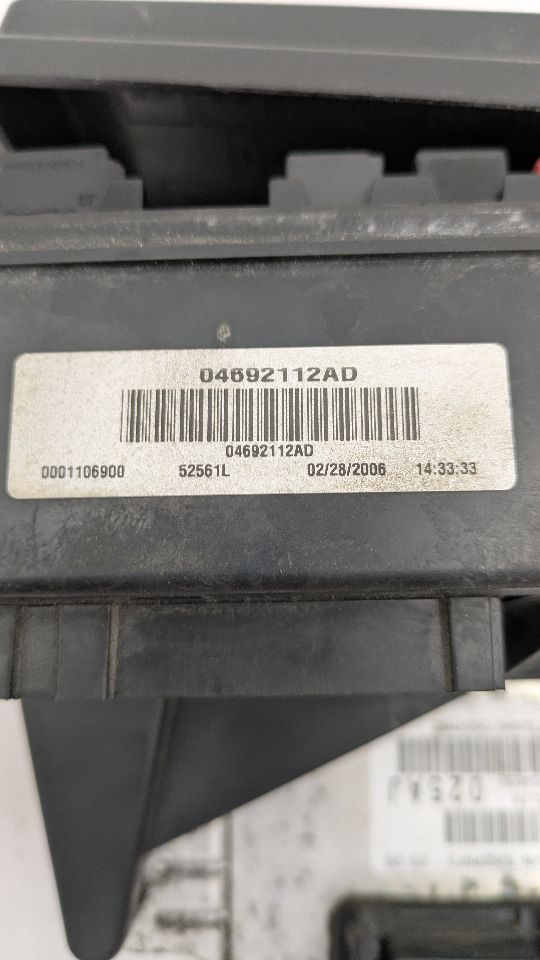 2006 DODGE DURANGO Fuse Box, Engine - 377269 — photo 8