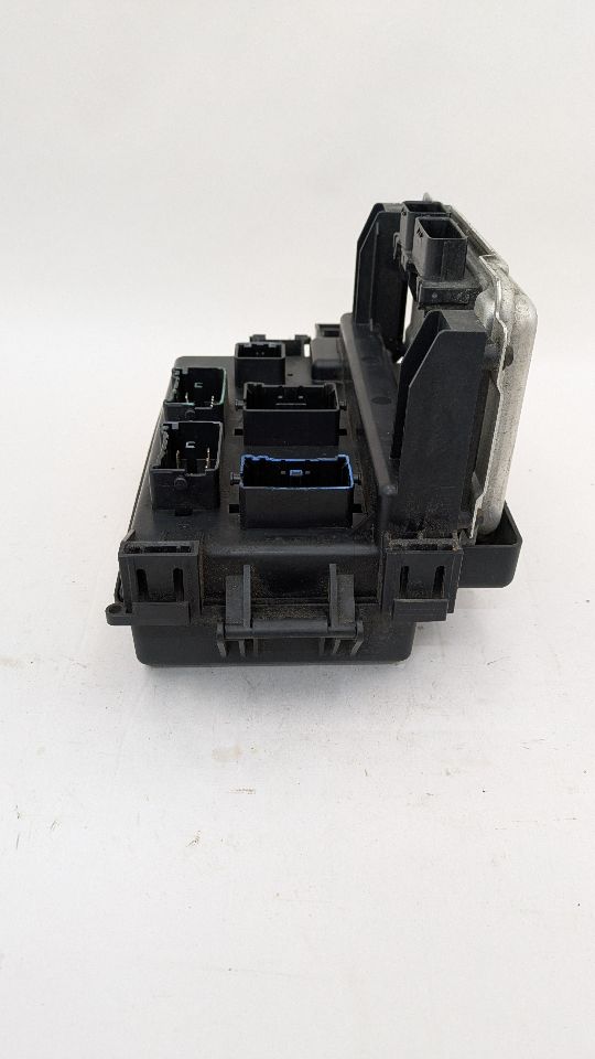 2006 DODGE CHARGER Fuse Box, Engine - 377272 — photo 4