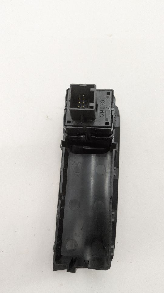 2017 BUICK LACROSSE Left Front Door Switch - 377338 — photo 4