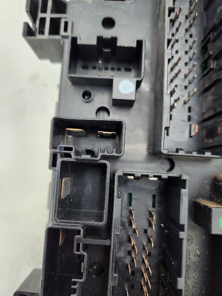 2022 DODGE DURANGO 3.6L 6cyl VVT Fuse Box, Engine - 377350 — photo 8