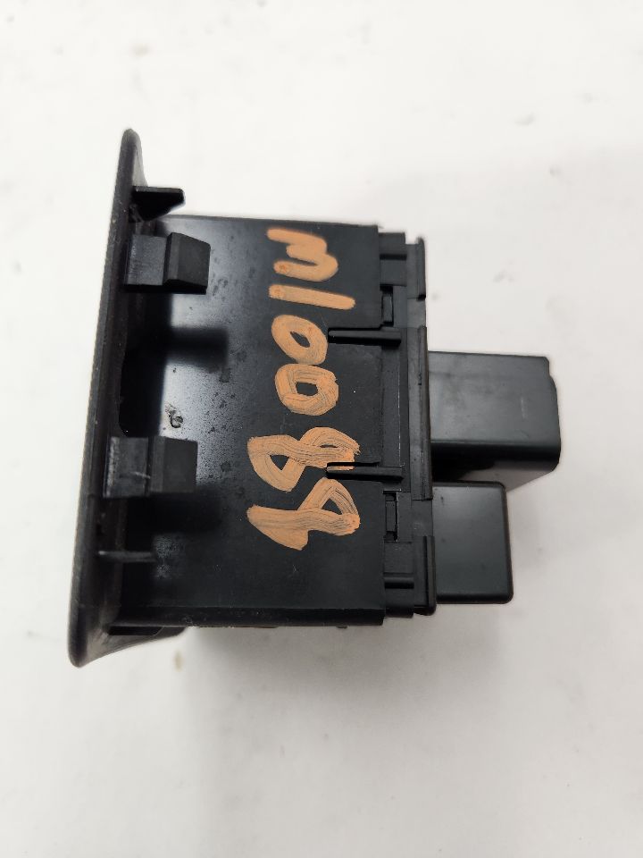 2018 JEEP WRANGLER 3.6L 6cyl Left Front Door Switch - 377355