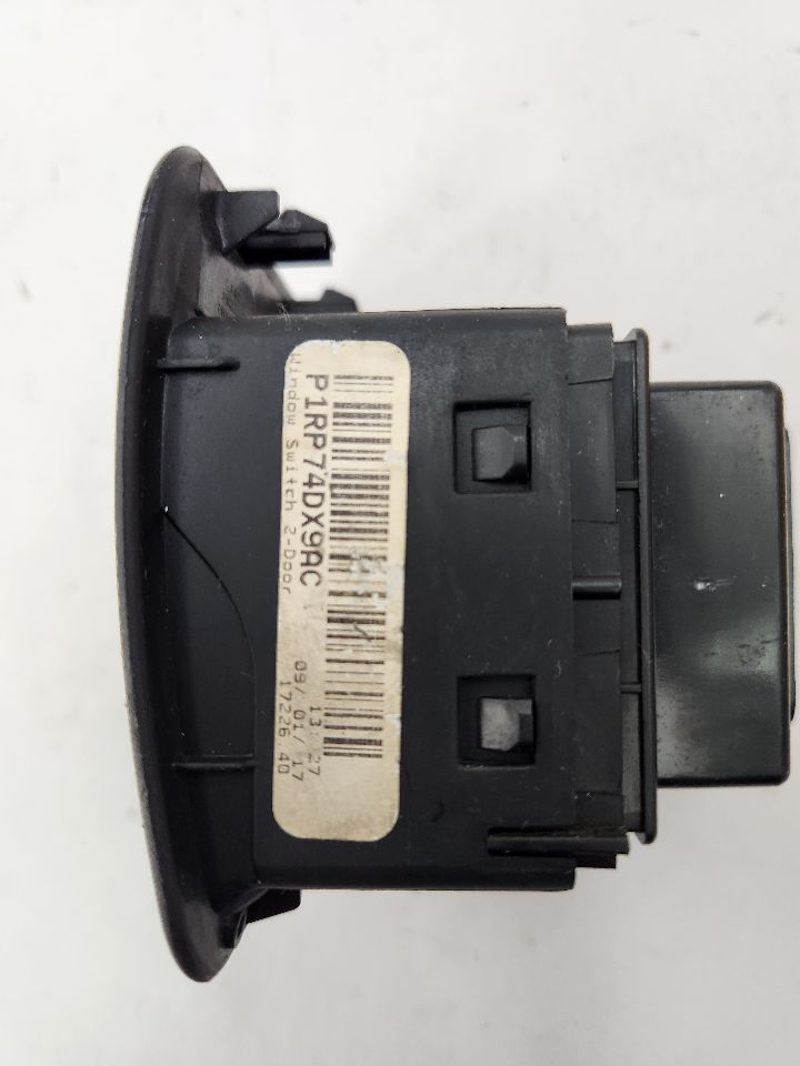 2018 JEEP WRANGLER 3.6L 6cyl Left Front Door Switch - 377355 — photo 2