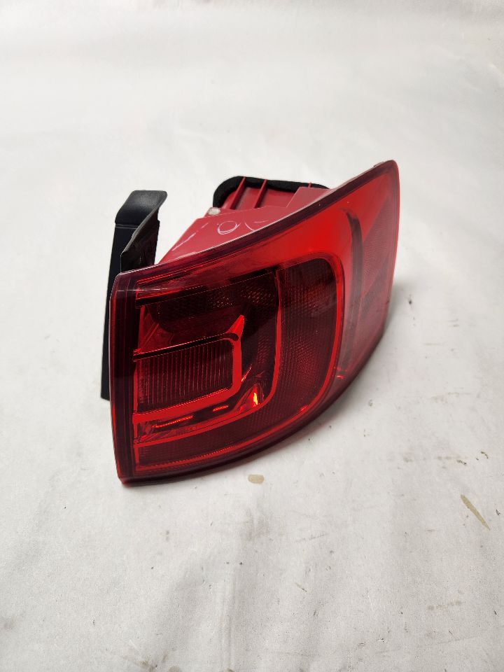 2014 VOLKSWAGEN JETTA 4cyl Gasoline 2.0 Right TAIL LAMP - 377630