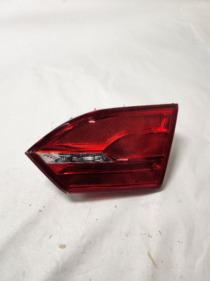 2014 VOLKSWAGEN JETTA 4cyl Gasoline 2.0 Right TAIL LAMP - 377631