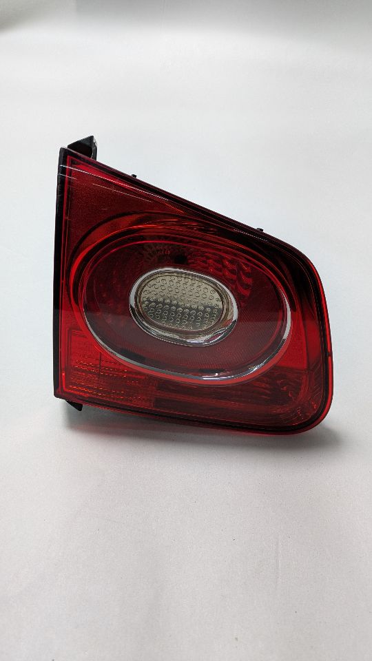 2011 VOLKSWAGEN TIGUAN 4cyl Gasoline Turbo 2.0 Left TAIL LAMP - 378000