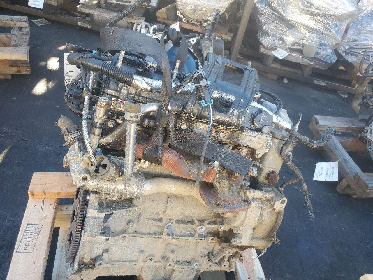 2012 CHEVROLET EQUINOX 4cyl Gasoline 2.4 ENGINE ASSEMBLY - 378007 — photo 2