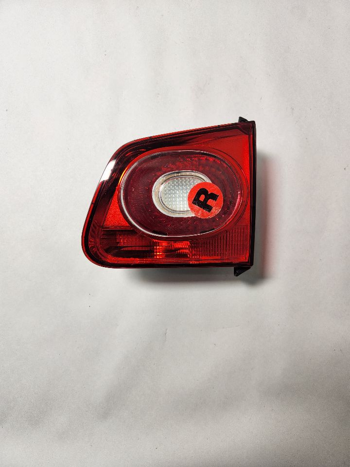 2009 VOLKSWAGEN TIGUAN 4cyl Gasoline Turbo 2.0 Right TAIL LAMP - 378225