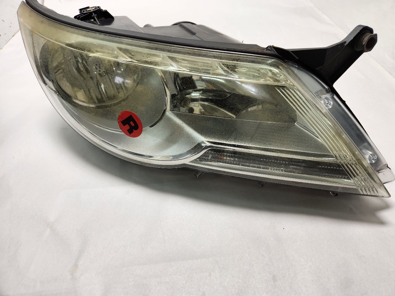 2009 VOLKSWAGEN TIGUAN 4cyl Gasoline Turbo 2.0 Right HEADLAMP ASSEMBLY - 378229