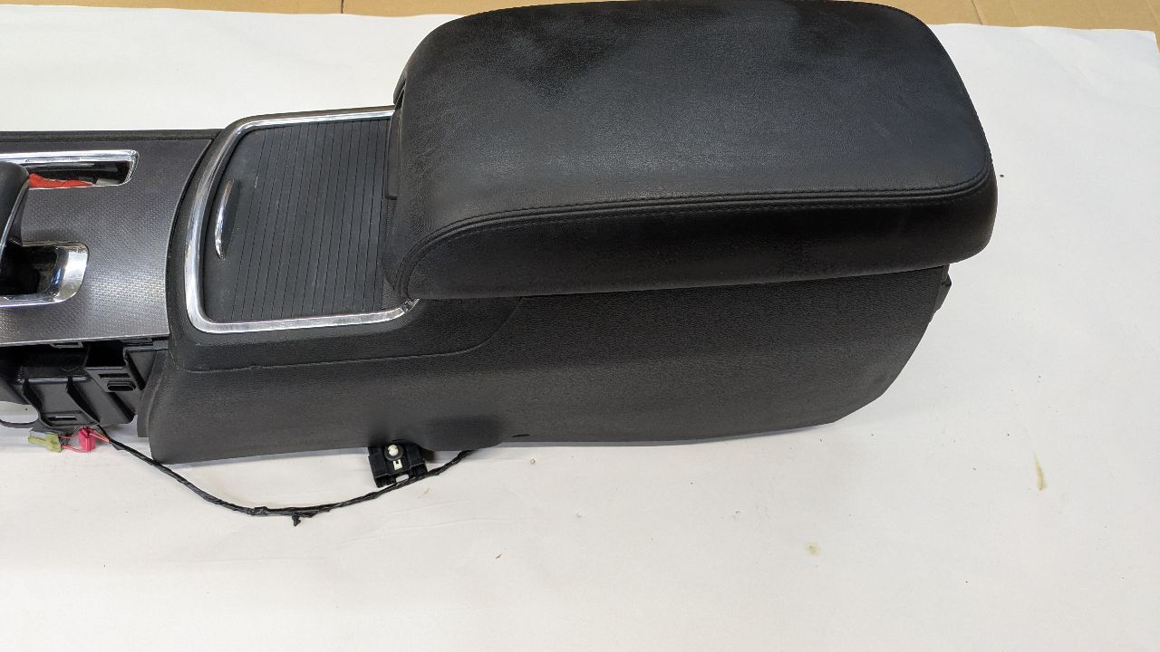 2013 DODGE CHARGER 6cyl Gasoline 3.6 Console, Front - 378908 — photo 2