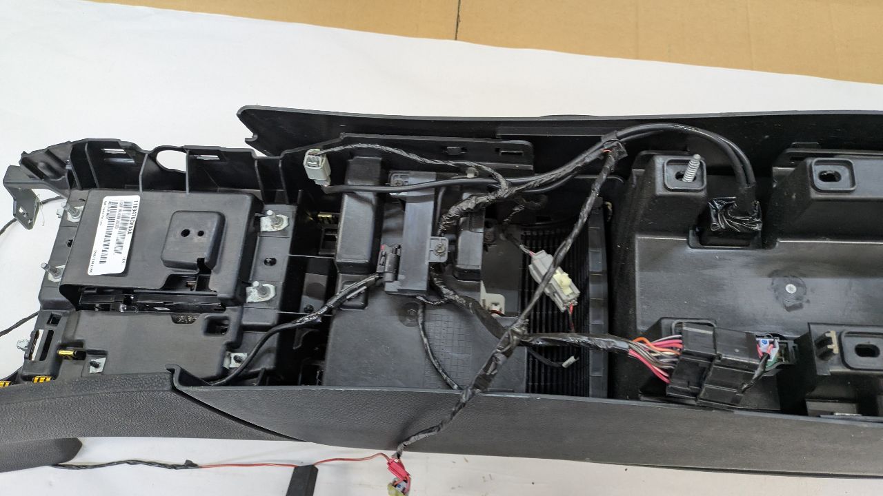 2013 DODGE CHARGER 6cyl Gasoline 3.6 Console, Front - 378908 — photo 7