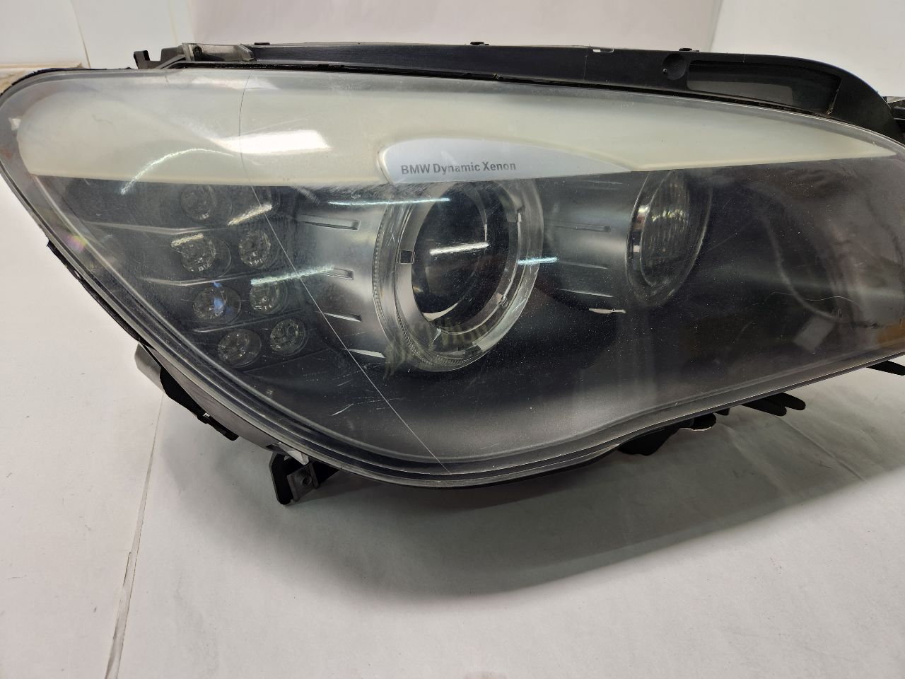 2010 BMW 750i 8cyl Gasoline Turbo 4.4 Right HEADLAMP ASSEMBLY - 378940 — photo 2