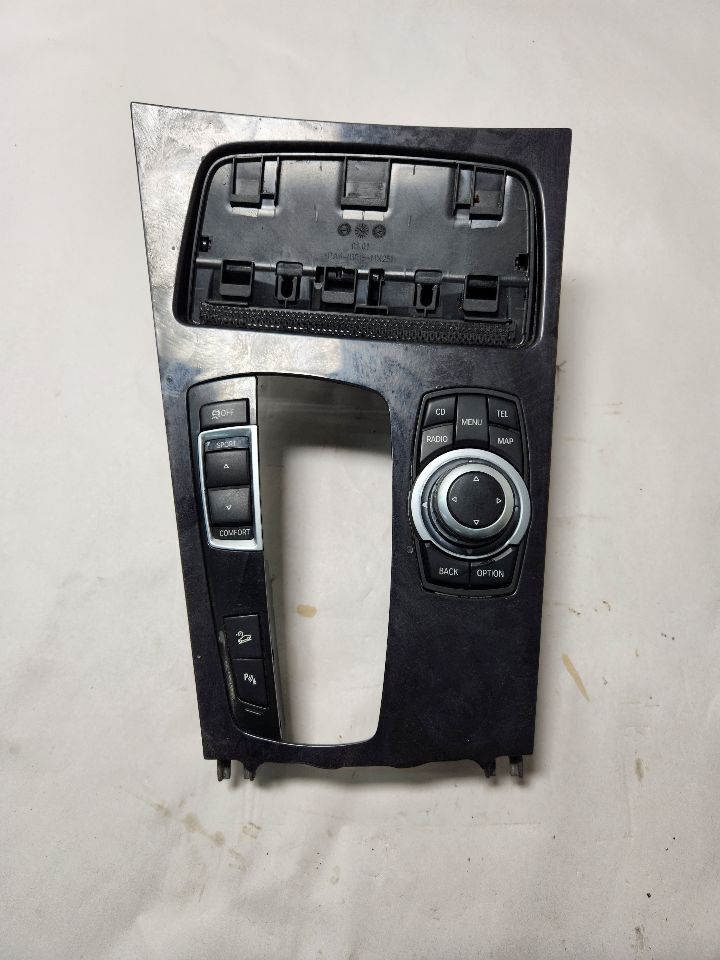 2010 BMW 750i 8cyl Gasoline Turbo 4.4 Console, Front - 378945