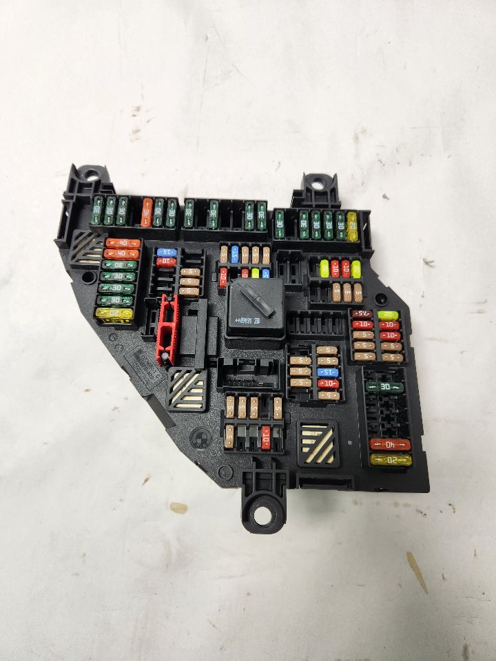 2010 BMW 750i 8cyl Gasoline Turbo 4.4 Fuse Box, Engine - 378946