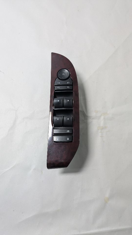 2007 CADILLAC ESCALADE ESV 8cyl 6.2 liter gasoline Front Door Switch - 379072