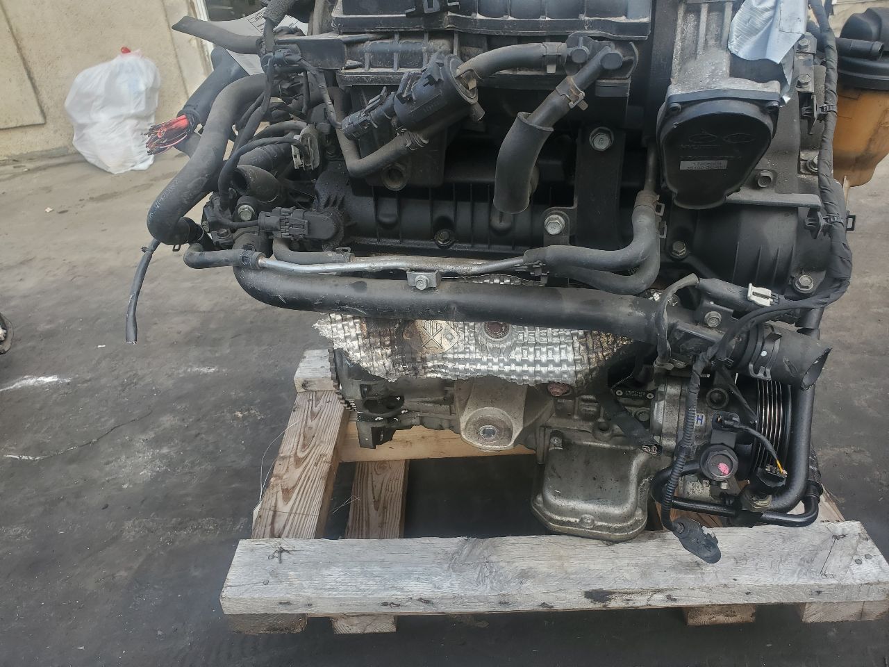 2009 HYUNDAI GENESIS 6cyl Gasoline 3.8 ENGINE ASSEMBLY - 379140 — photo 4
