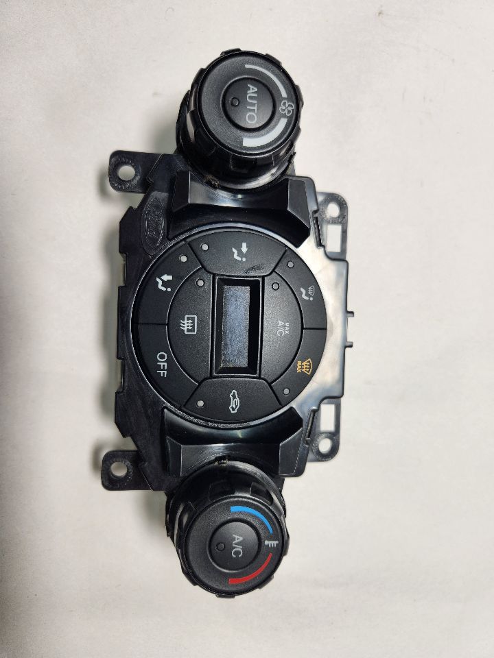 2016 FORD FIESTA 4cyl Gasoline 1.6 TEMP CONTROL - 379434