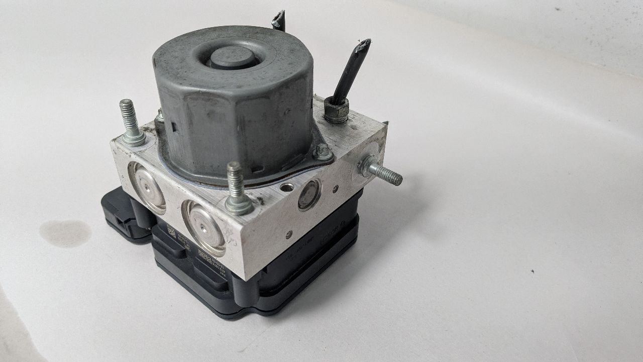2013 SUBARU XV CROSSTREK 4cyl Gasoline 2.0 Dohc Anti-lock Brake Pts - 379778 — photo 2