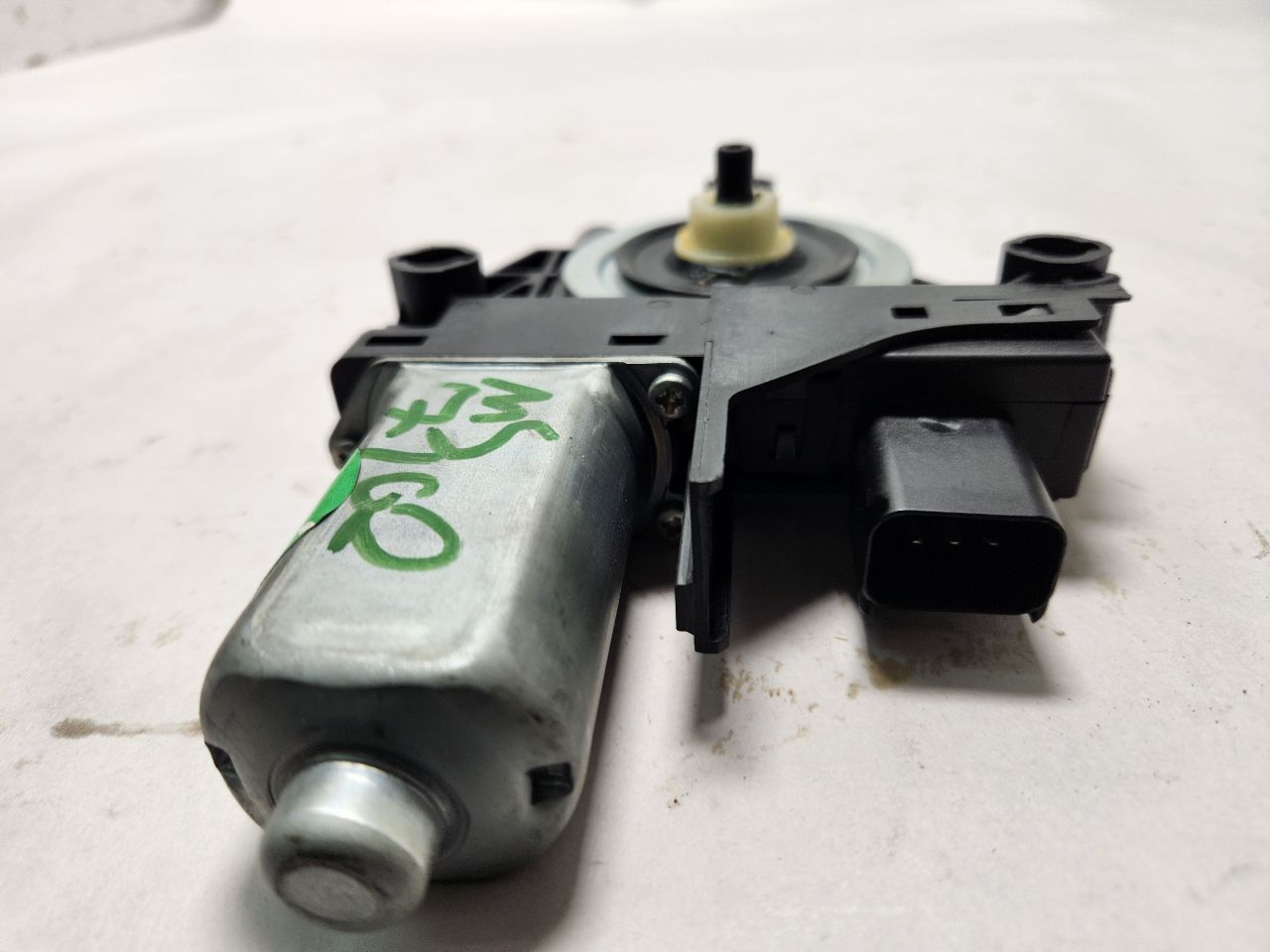 2012 DODGE DURANGO 6cyl Gasoline 3.6 Left DOOR WINDOW REG, FR - 379811 — photo 4