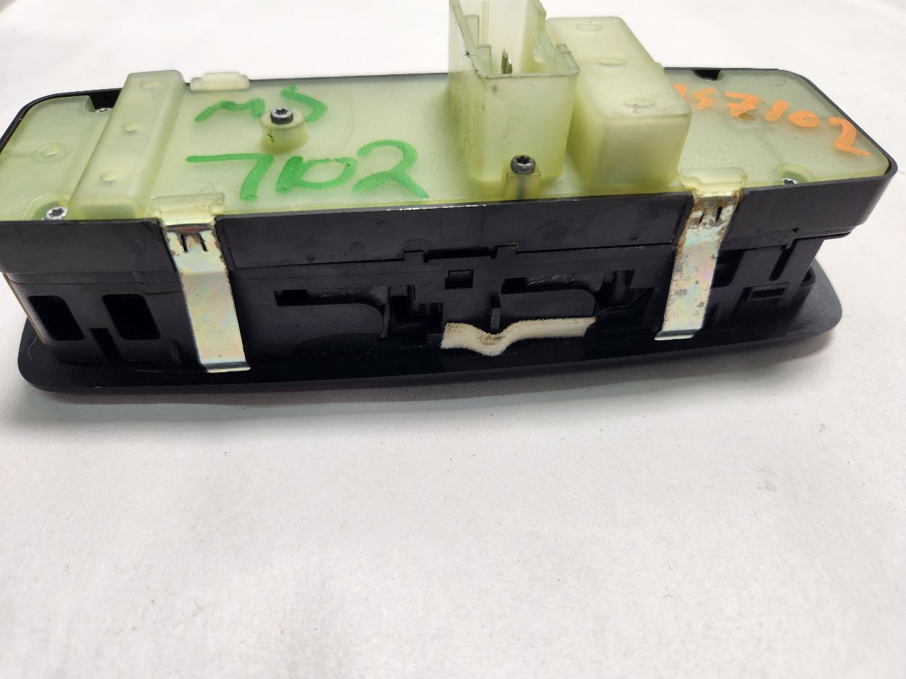 2012 DODGE DURANGO 6cyl Gasoline 3.6 Left Front Door Switch - 379813 — photo 5