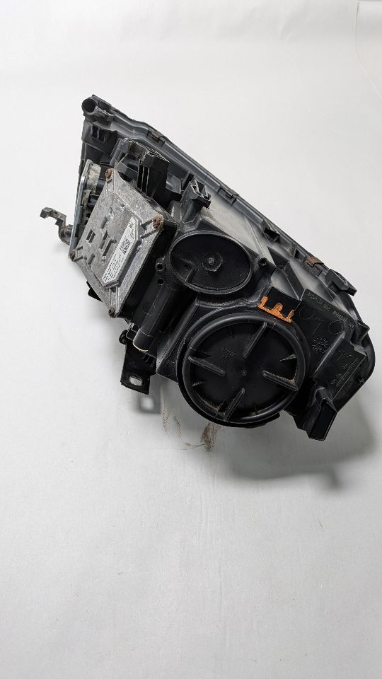 2012 AUDI A4 4cyl Gasoline Turbo 2.0 Left HEADLAMP ASSEMBLY - 379842 — photo 5