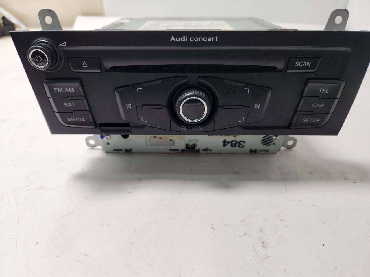 2012 AUDI A4 4cyl Gasoline Turbo 2.0 Radio Audio - 379845