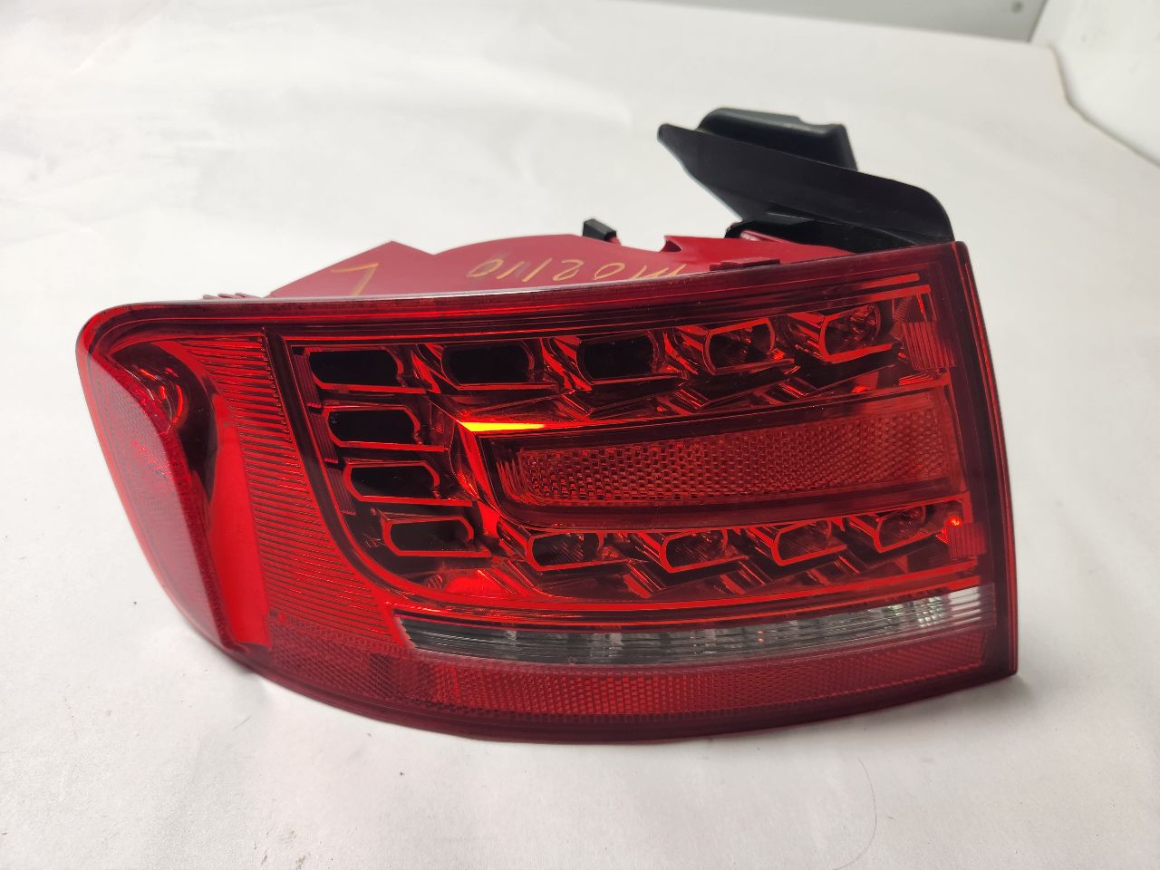 2012 AUDI A4 4cyl Gasoline Turbo 2.0 Left TAIL LAMP - 379848