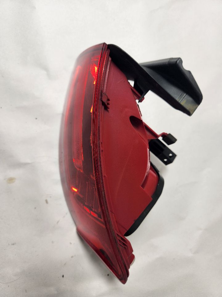 2012 AUDI A4 4cyl Gasoline Turbo 2.0 Right TAIL LAMP - 379849 — photo 2