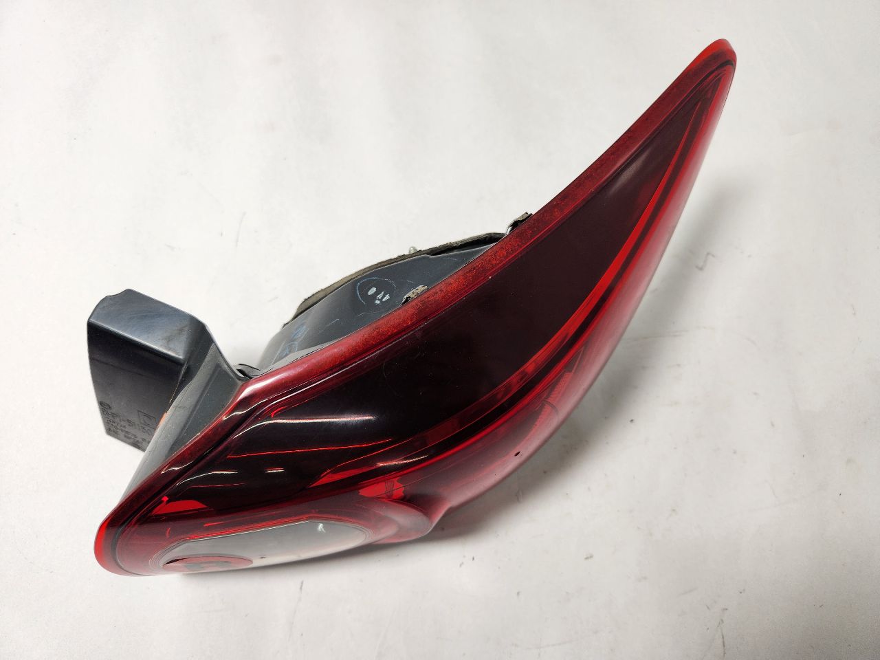 2015 MAZDA 3 4cyl Gasoline 2.0 Dohc Right TAIL LAMP - 380016 — photo 2