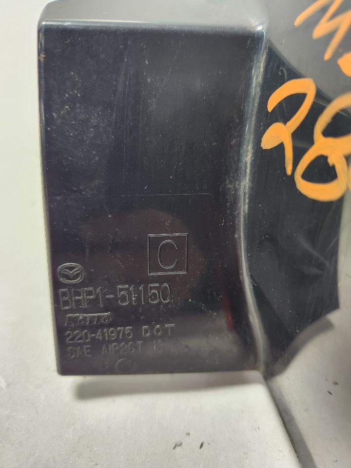 2015 MAZDA 3 4cyl Gasoline 2.0 Dohc Right TAIL LAMP - 380016 — photo 3