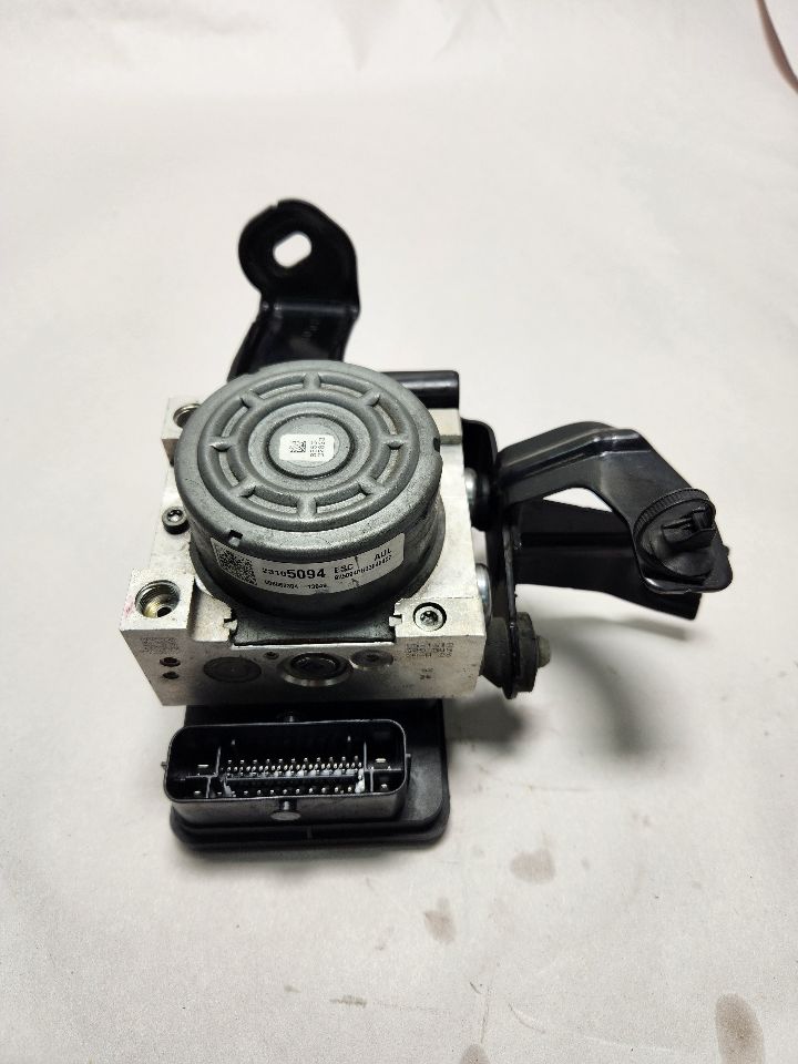 2013 CADILLAC XTS 6cyl Gasoline 3.6 Anti-lock Brake Pts - 380058