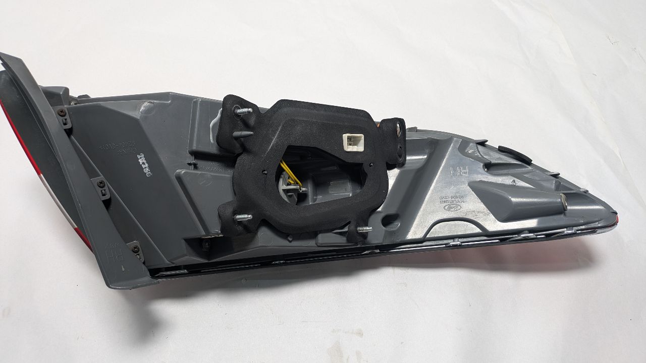 2013 HYUNDAI AZERA 6cyl Gasoline 3.3 Right TAIL LAMP - 380779 — photo 3