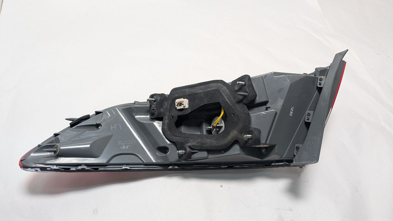 2013 HYUNDAI AZERA 6cyl Gasoline 3.3 Left TAIL LAMP - 380780 — photo 3