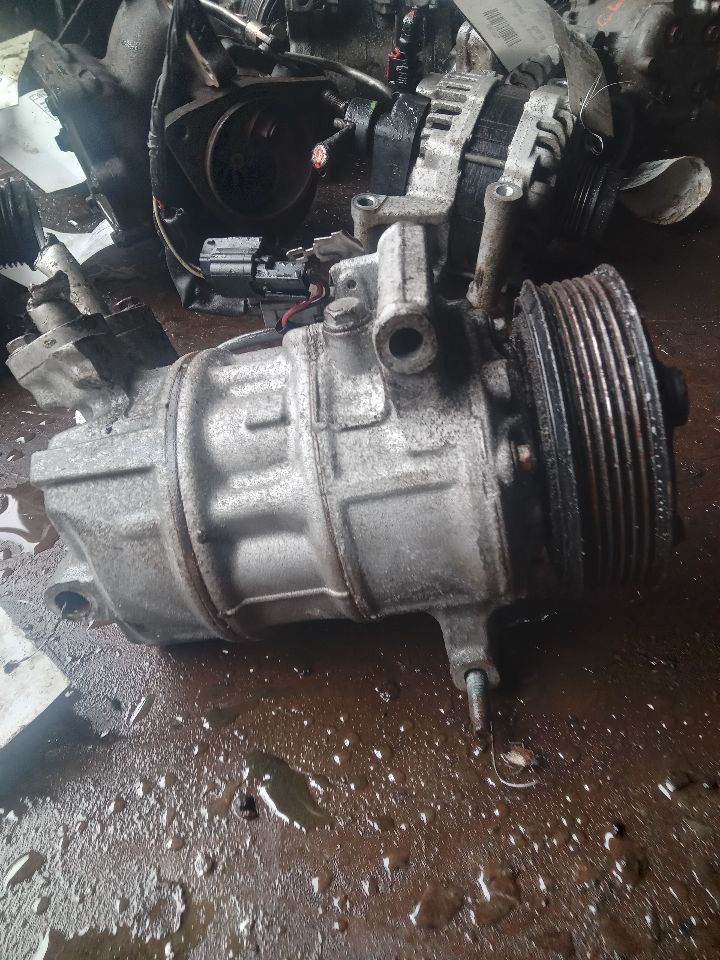 2013 NISSAN SENTRA 4cyl Gasoline 1.8 AC COMPRESSOR - 381035 — photo 1