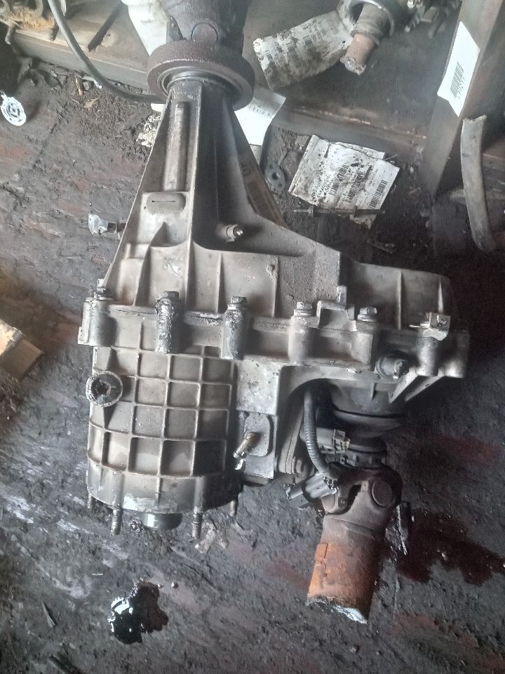 2002 GMC YUKON 8cyl Gasoline 5.3 FLEX TRANSFER CASE ASSY - 381245 — photo 3