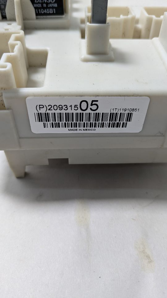 2011 CADILLAC CTS 6cyl Gasoline 3.6 Fuse Box, Engine - 381254 — photo 5