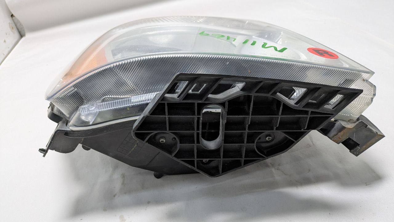 2014 NISSAN NV 2500 8cyl Gasoline 5.6 Right HEADLAMP ASSEMBLY - 381369 — photo 3