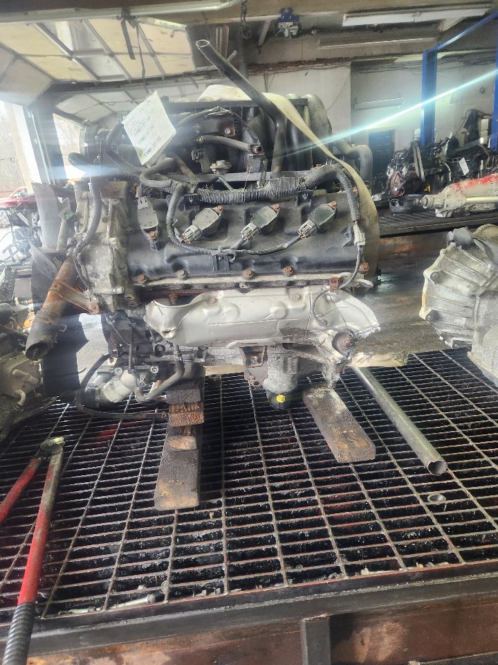 2014 NISSAN NV 2500 8cyl Gasoline 5.6 ENGINE ASSEMBLY - 381371