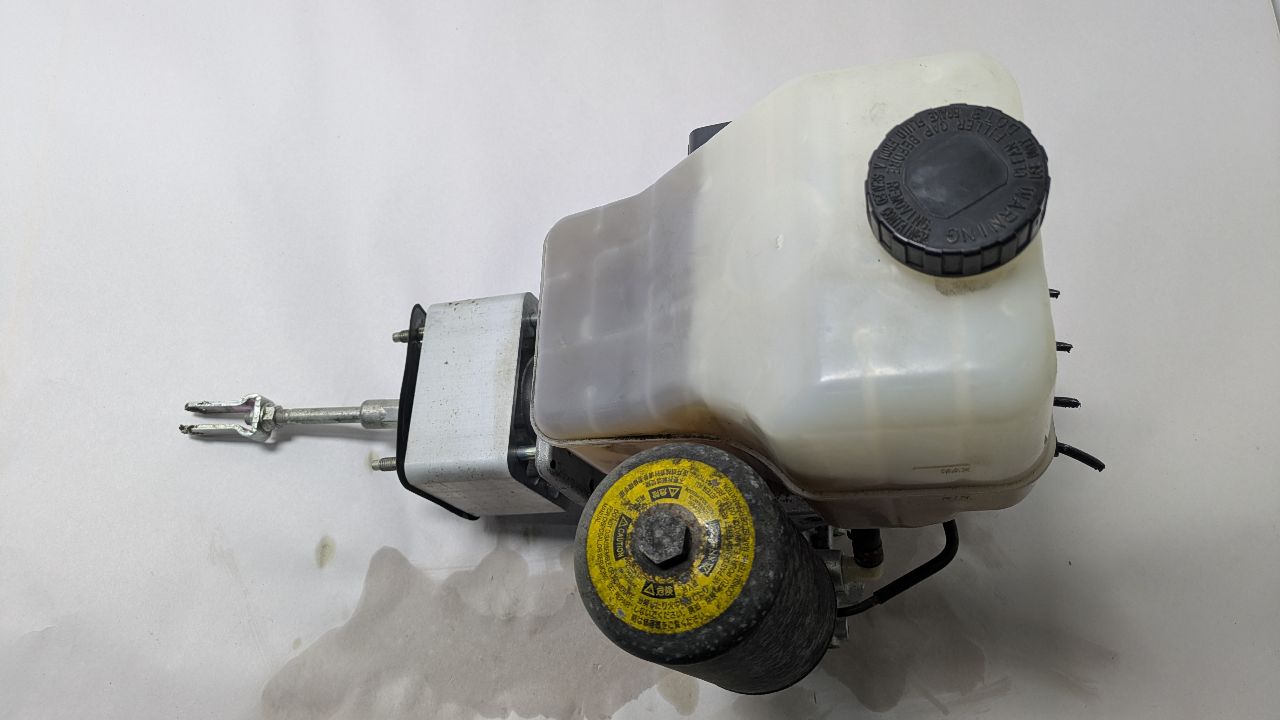 2014 NISSAN NV 2500 8cyl Gasoline 5.6 BRAKE MASTER CYL - 381378 — photo 3