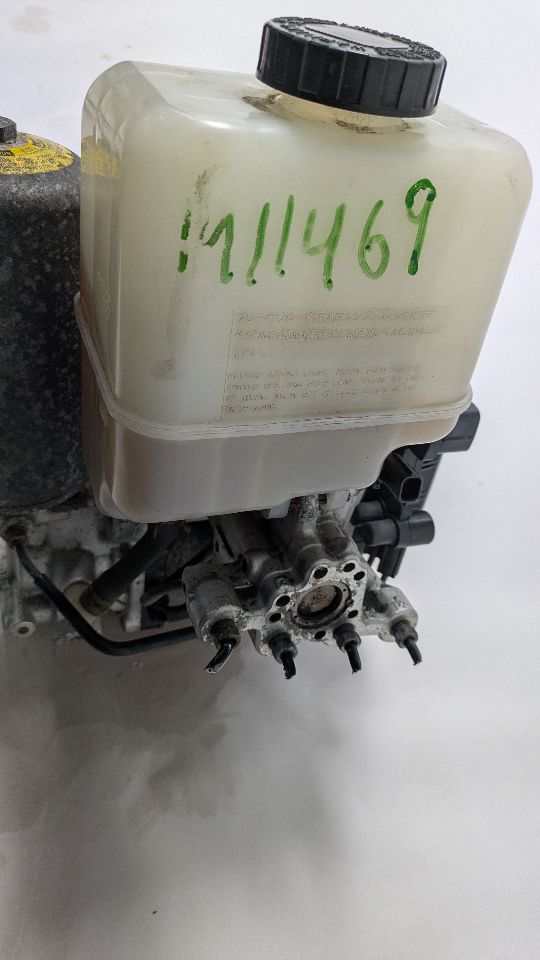2014 NISSAN NV 2500 8cyl Gasoline 5.6 BRAKE MASTER CYL - 381378 — photo 5