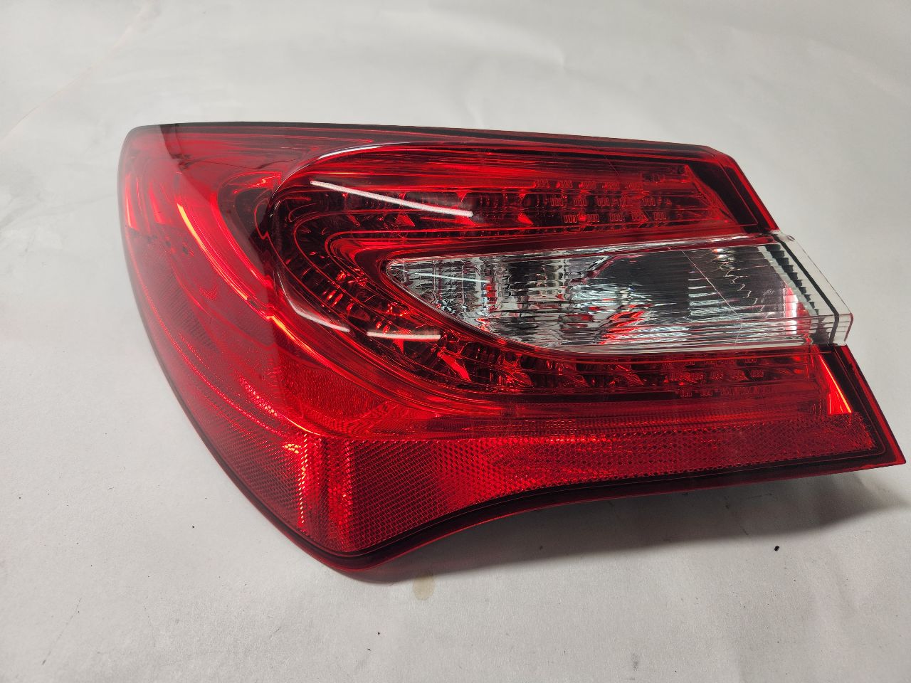 2012 CHRYSLER 200 6 cyl Gas Flex Fuel 3.6 Left TAIL LAMP - 381407 — photo 1