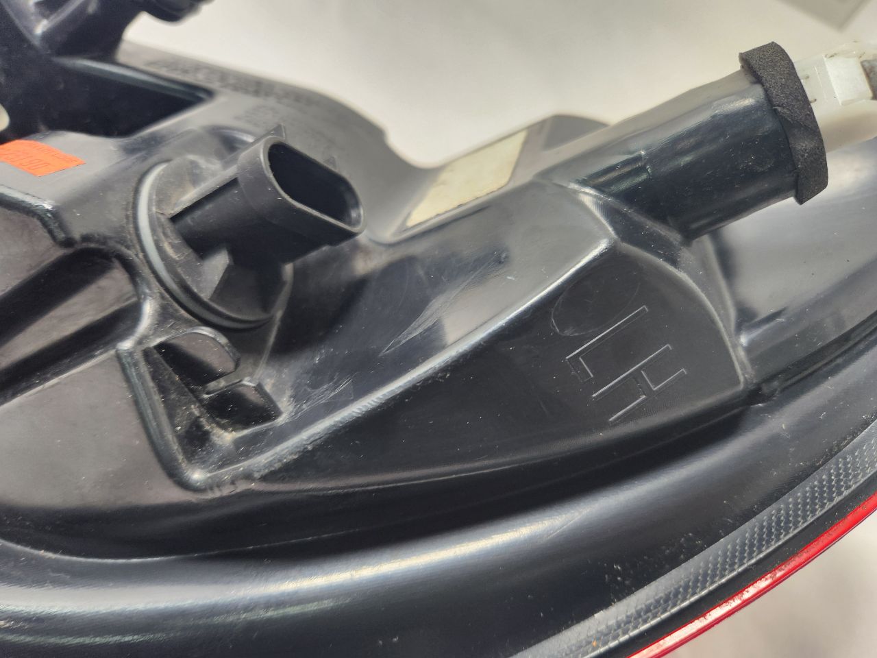 2012 CHRYSLER 200 6 cyl Gas Flex Fuel 3.6 Left TAIL LAMP - 381407 — photo 5