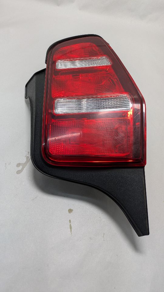 2012 FORD MUSTANG 6cyl Gasoline 3.7 Right TAIL LAMP - 381632 — photo 3