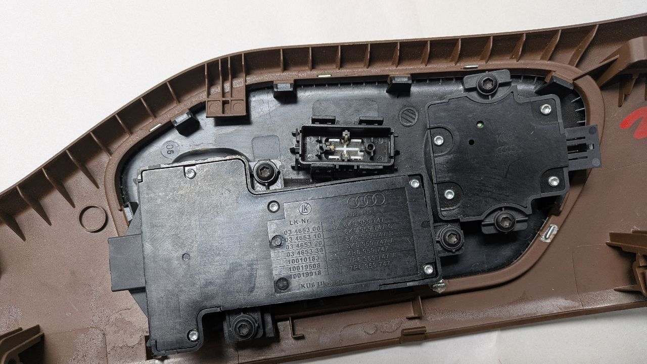 2013 AUDI A8 6cyl Supercharged 3.0 Left Front Door Switch - 381772 — photo 6